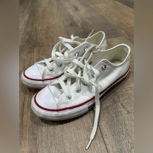 White color converse for women or young girl